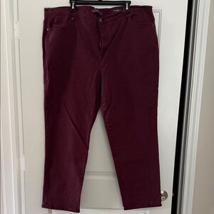 Gloria Vanderbilt – Amanda Burgundy Jeans